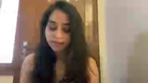 yolondakaltz online show from August 9, 8:07 am