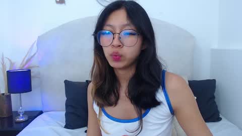 Yommi Winx online show from February 1, 10:23 pm