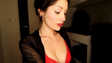 Snapshot of you_deserve chatting on December 30, 6:27 pm Sophie online show from December 30, 6:27 pm