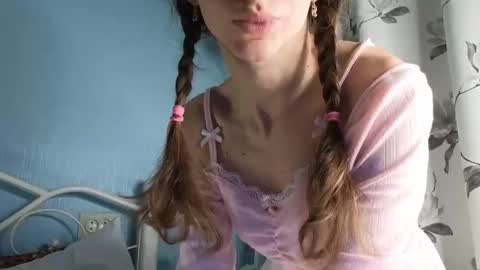 Snapshot of you_desire chatting on January 8, 2:14 pm Liliya online show from January 8, 2:14 pm