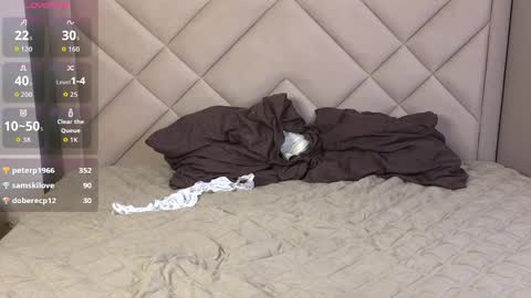 Elizabeth brunette -- Darline blonde  online show from March 26, 12:07 pm