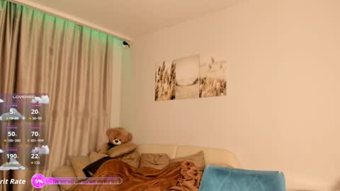 Snapshot of your__voice chatting on October 17, 8:56 pm Camilla online show from October 17, 8:56 pm