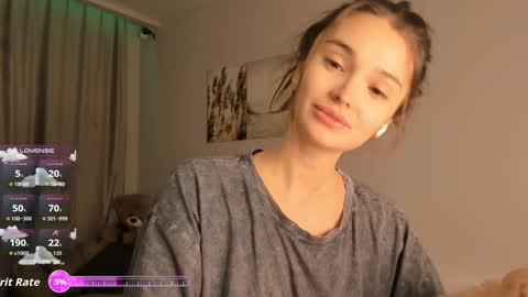 Snapshot of your__voice chatting on October 16, 7:38 pm Camilla online show from October 16, 7:38 pm