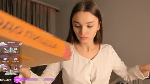 Snapshot of your__voice chatting on October 28, 6:13 pm Camilla online show from October 28, 6:13 pm