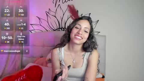 mia3 online show from December 7, 9:44 pm