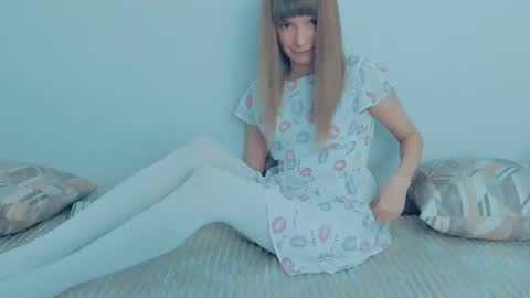 Lily online show from October 16, 6:49 am