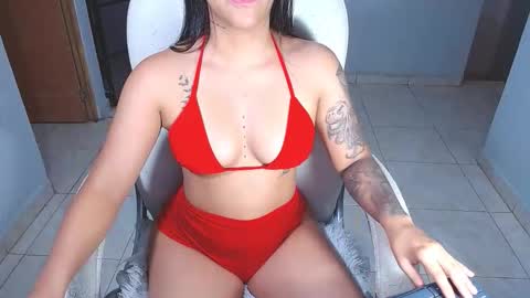 your_latin_girl online show from February 11, 3:20 am