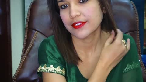 Snapshot of your_priya_77 chatting on February 5, 5:41 am sonam online show from February 5, 5:41 am