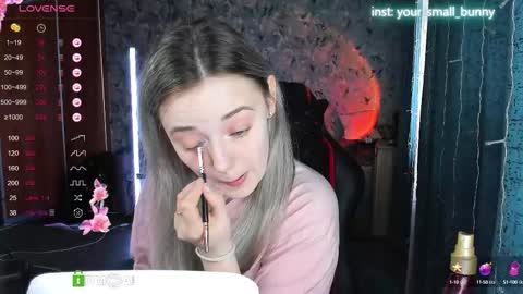Snapshot of your_small_bunny chatting on September 12, 4:02 am Molly online show from September 12, 4:02 am