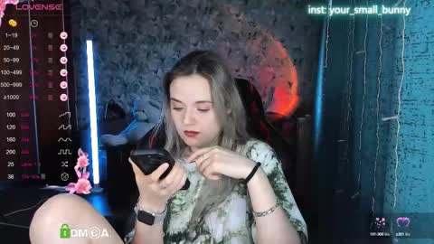 Snapshot of your_small_bunny chatting on September 15, 6:00 am Molly online show from September 15, 6:00 am