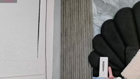 your_submissive_ online show from May 7, 8:01 pm