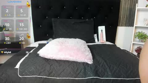 Snapshot of your_submissive_ chatting on October 21, 8:24 pm your_submissive_ online show from October 21, 8:24 pm