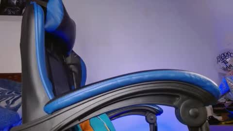 yourfavorite_bigclit online show from April 9, 9:26 am