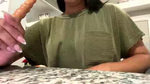 yourfavoritex3 online show from October 13, 9:45 am