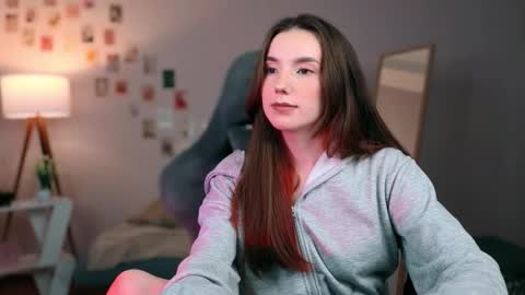 Chloe online show from October 13, 9:39 pm