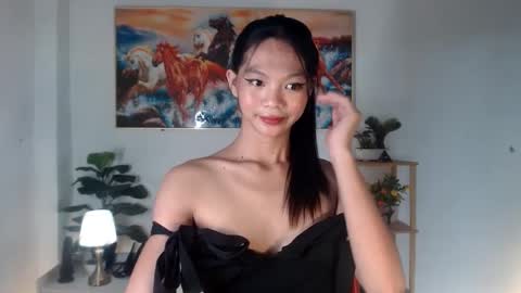 Snapshot of yourlady_saturnilla chatting on February 3, 12:47 am You can call me Mikay online show from February 3, 12:47 am