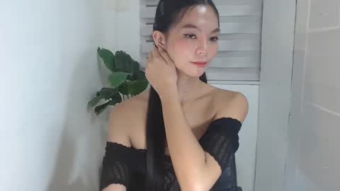 Snapshot of yourlady_saturnilla chatting on December 7, 1:25 am You can call me Mikay online show from December 7, 1:25 am