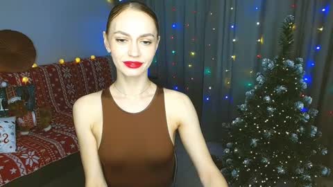 Snapshot of yourladysunshine chatting on December 17, 8:23 am Ksyusha online show from December 17, 8:23 am