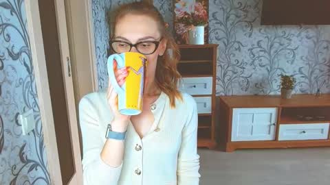 Snapshot of yourladysunshine chatting on September 14, 8:12 am Ksyusha online show from September 14, 8:12 am