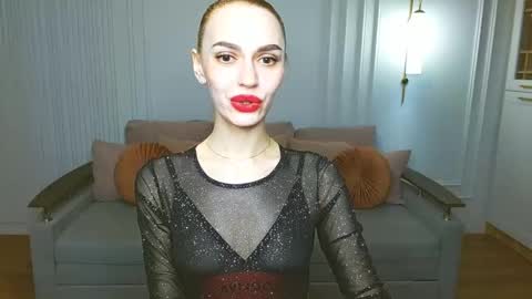 Snapshot of yourladysunshine chatting on February 7, 8:11 am Ksyusha online show from February 7, 8:11 am