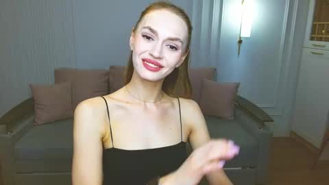 Snapshot of yourladysunshine chatting on February 13, 7:35 am Ksyusha online show from February 13, 7:35 am