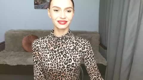 Snapshot of yourladysunshine chatting on December 5, 8:22 am Ksyusha online show from December 5, 8:22 am