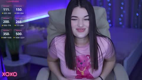 L O L A online show from November 26, 7:48 pm