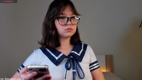 yourmaylien online show from December 25, 8:29 am