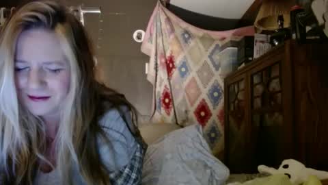 yourmomma999 online show from March 11, 3:58 am