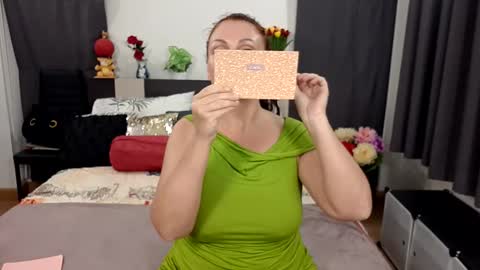 yourmysterycharm online show from October 7, 4:33 pm