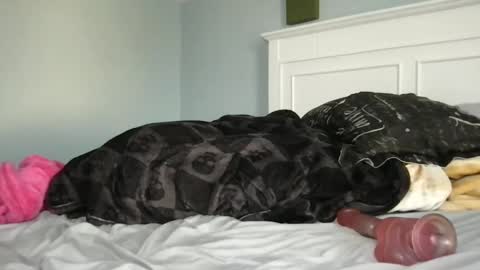 Snapshot of yournewbigmama chatting on October 16, 10:01 pm yournewbigmama online show from October 16, 10:01 pm