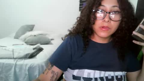 Snapshot of yourownerserena chatting on February 4, 3:54 am Serena online show from February 4, 3:54 am