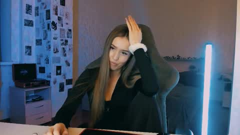 Eva online show from November 9, 8:16 pm