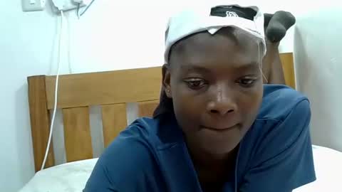 Snapshot of yours_sexy_doll chatting on October 26, 1:12 am yours sexy doll online show from October 26, 1:12 am