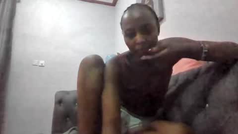 Snapshot of yoursalma69 chatting on October 5, 8:58 pm yoursalma69 online show from October 5, 8:58 pm