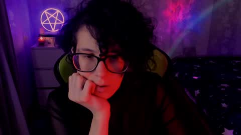 Snapshot of yourscosmic chatting on February 5, 10:22 pm Yours Cosmic online show from February 5, 10:22 pm