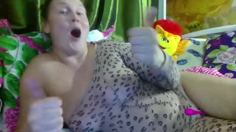 Snapshot of yoursexkroshka chatting on October 8, 6:12 pm kroshka online show from October 8, 6:12 pm