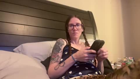 yourstrulylivy online show from December 31, 3:45 am