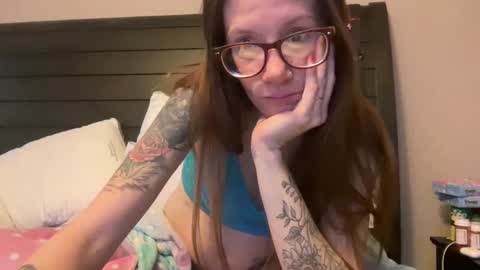 yourstrulylivy online show from February 17, 1:22 pm