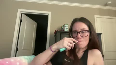 yourstrulylivy online show from January 16, 10:23 pm