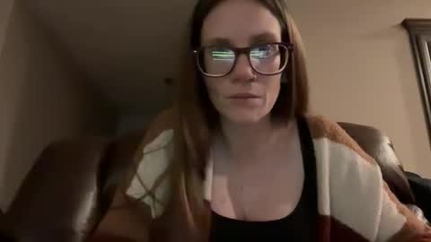 yourstrulylivy online show from December 10, 2:27 am
