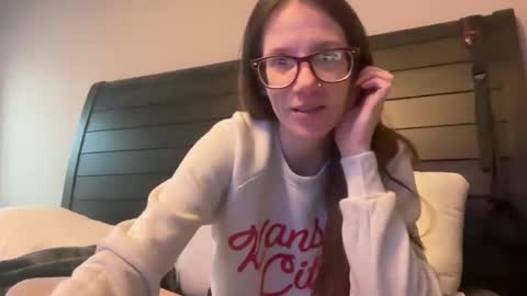 yourstrulylivy online show from February 18, 1:44 pm