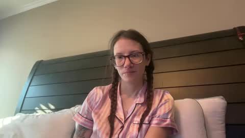 yourstrulylivy online show from February 20, 2:02 pm