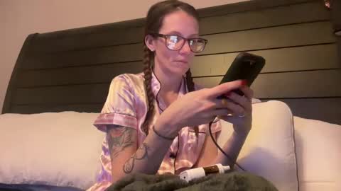 yourstrulylivy online show from February 20, 3:56 am