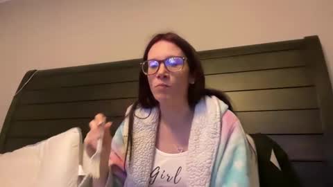 yourstrulylivy online show from March 10, 1:23 am