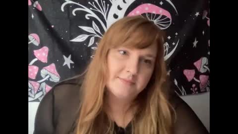 Snapshot of yourthickgingergoddess chatting on February 22, 5:42 pm yourthickgingergoddess online show from February 22, 5:42 pm