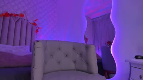 Snapshot of yourwishisme_val chatting on November 2, 5:00 am Val online show from November 2, 5:00 am