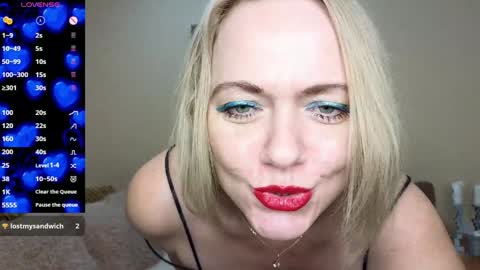 Snapshot of yourxqueen chatting on January 30, 4:48 am YourXQueen online show from January 30, 4:48 am
