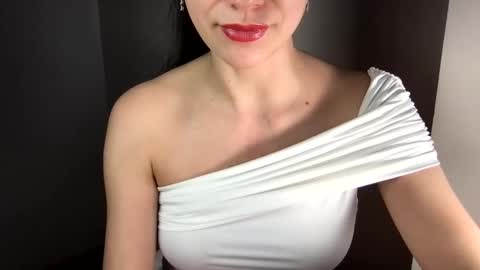 yovaline online show from November 18, 11:55 am