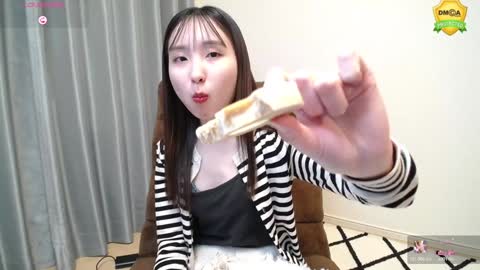 yui_x online show from February 6, 11:09 am